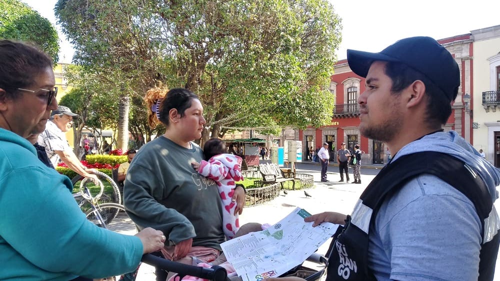 repartiendo volantes programa soy tu anfigrion durango